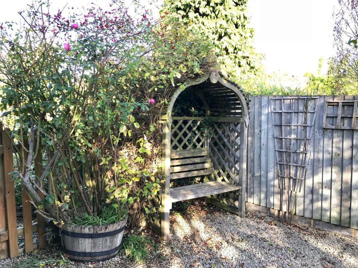 Lyndale House - Exclusive Use, Self Catering, Fpventures Stroud Villa Stroud  Luaran gambar
