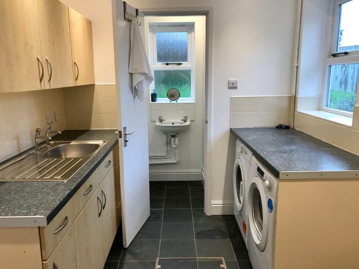 Lyndale House - Exclusive Use, Self Catering, Fpventures Stroud Villa Stroud  Luaran gambar