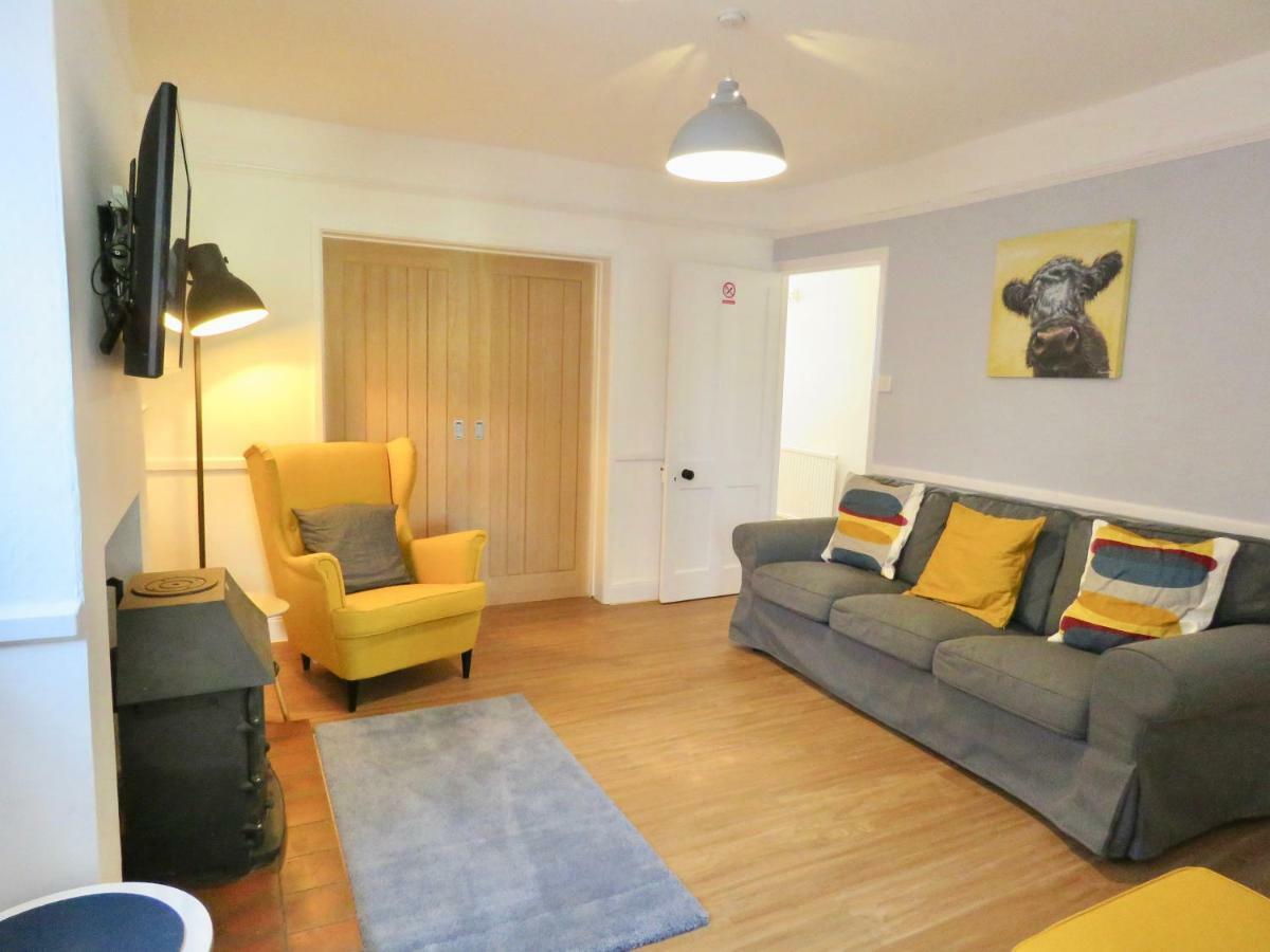 Lyndale House - Exclusive Use, Self Catering, Fpventures Stroud Villa Stroud  Luaran gambar