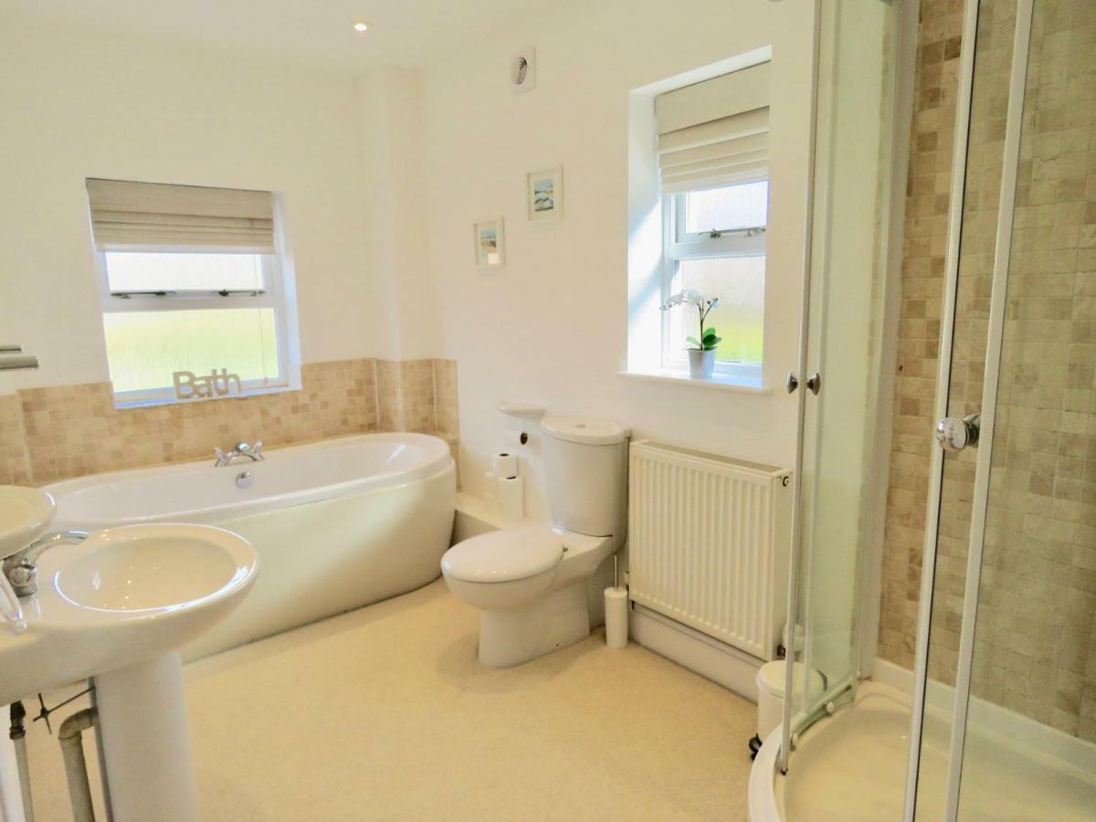 Lyndale House - Exclusive Use, Self Catering, Fpventures Stroud Villa Stroud  Luaran gambar