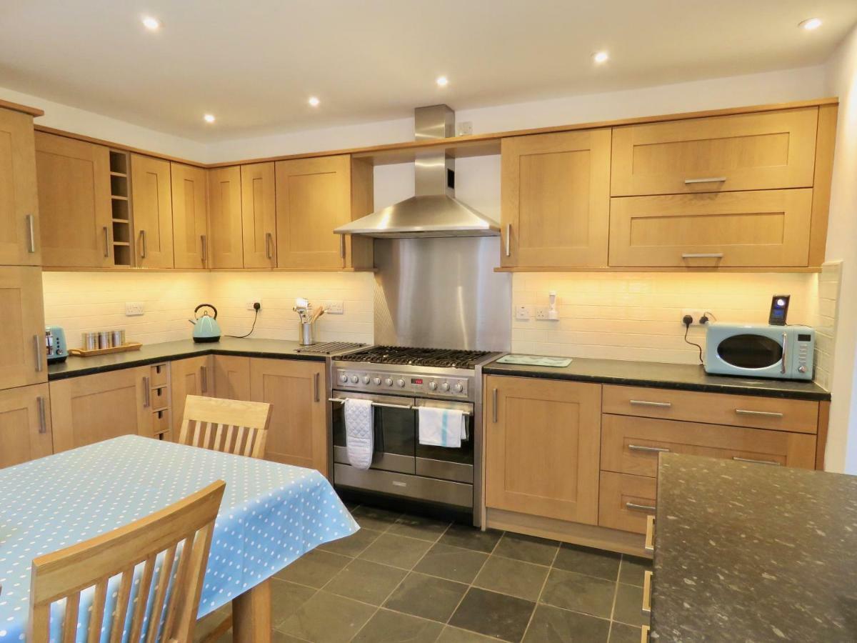 Lyndale House - Exclusive Use, Self Catering, Fpventures Stroud Villa Stroud  Luaran gambar
