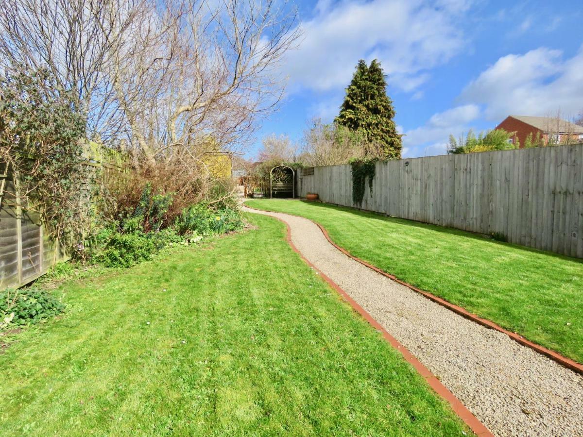 Lyndale House - Exclusive Use, Self Catering, Fpventures Stroud Villa Stroud  Luaran gambar