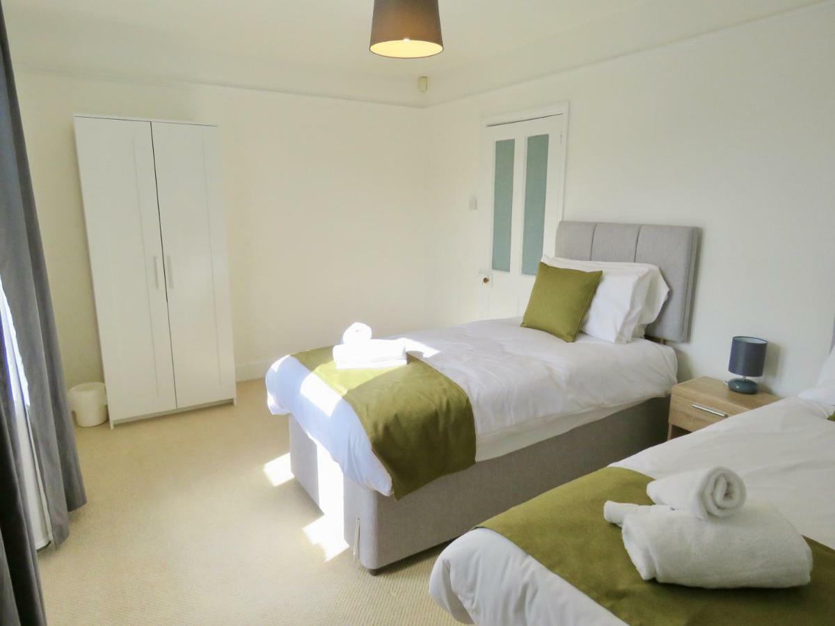 Lyndale House - Exclusive Use, Self Catering, Fpventures Stroud Villa Stroud  Luaran gambar